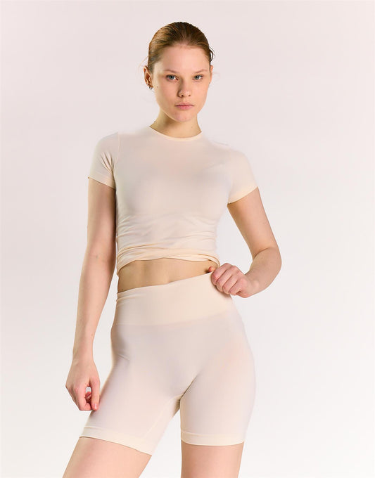 Agon Women's Off White Activewear Shorts