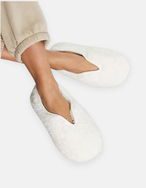 Fluffy Slippers in Cream