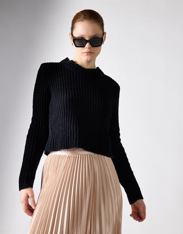 Crew Neck Cropped Jumper - Black