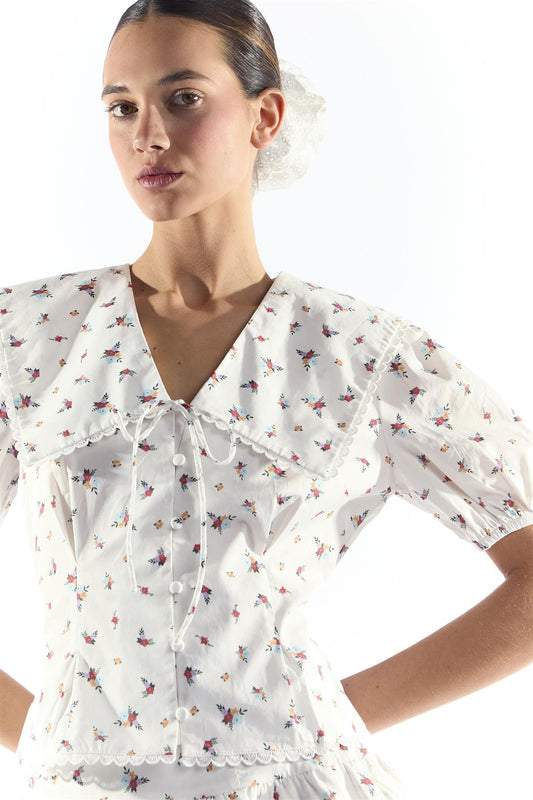 Blouse with Oversized Collar and Tie in White Floral