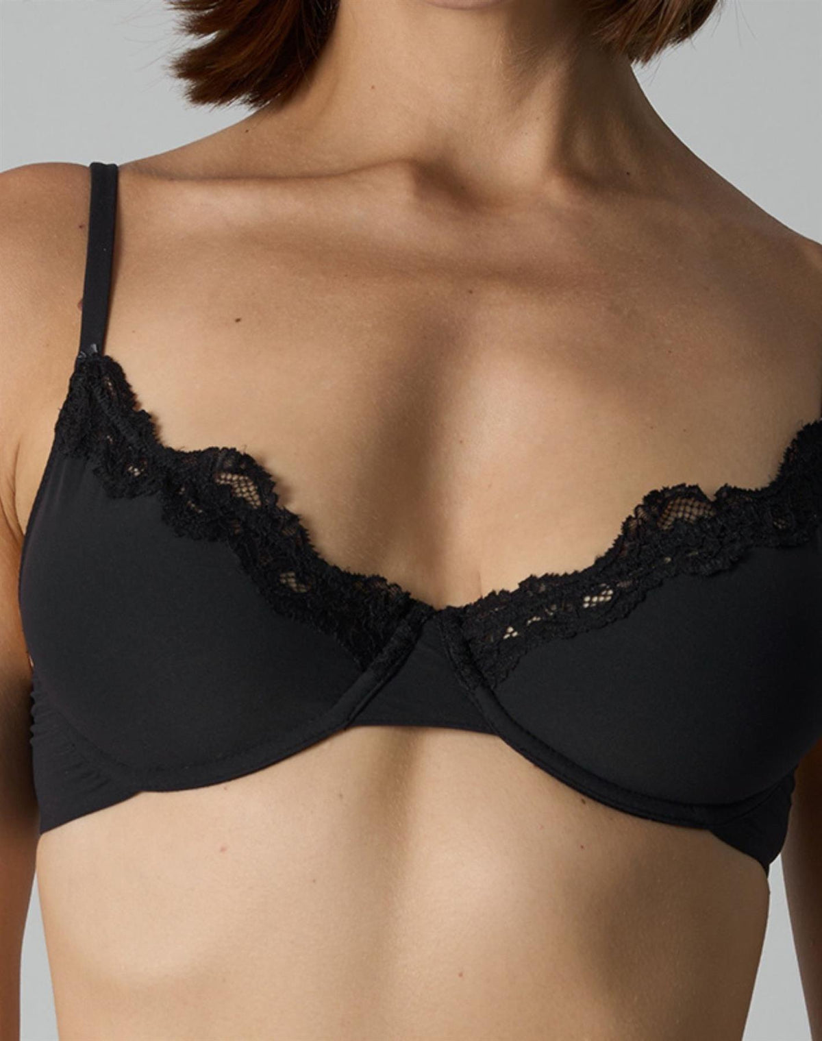Agon Black Lace-Trimmed Bra