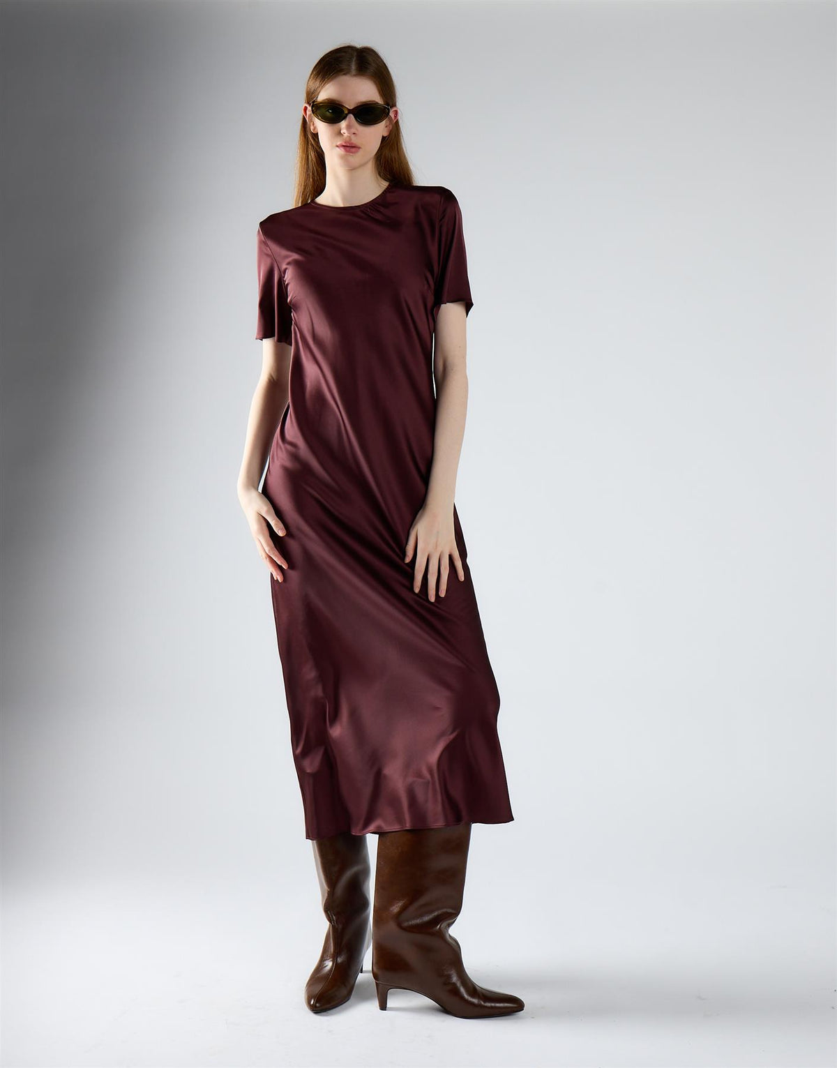 Oxblood Short-Sleeves Back-Keyhole Midi Dress