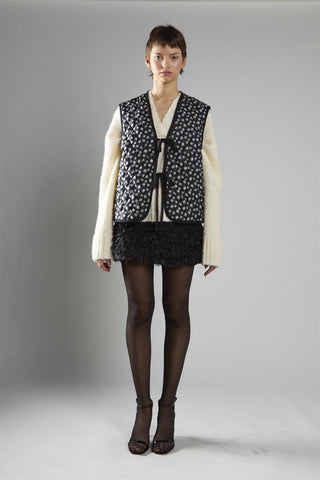 Black White Flower Quilted Front Tie Gilet
