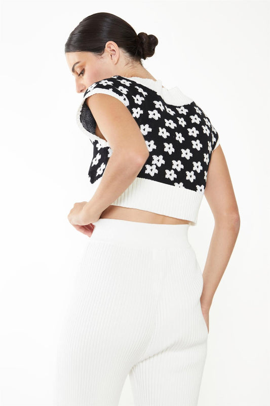 Black-White Retro-Flower  V-Neck Sleeveless Crop-Top