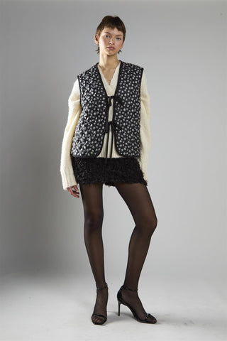Black White Flower Quilted Front Tie Gilet
