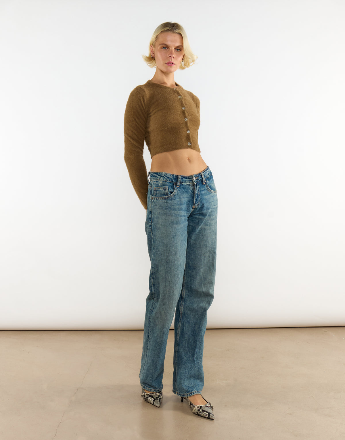 Mocha Long-Sleeve-Button-Front Crop-Top