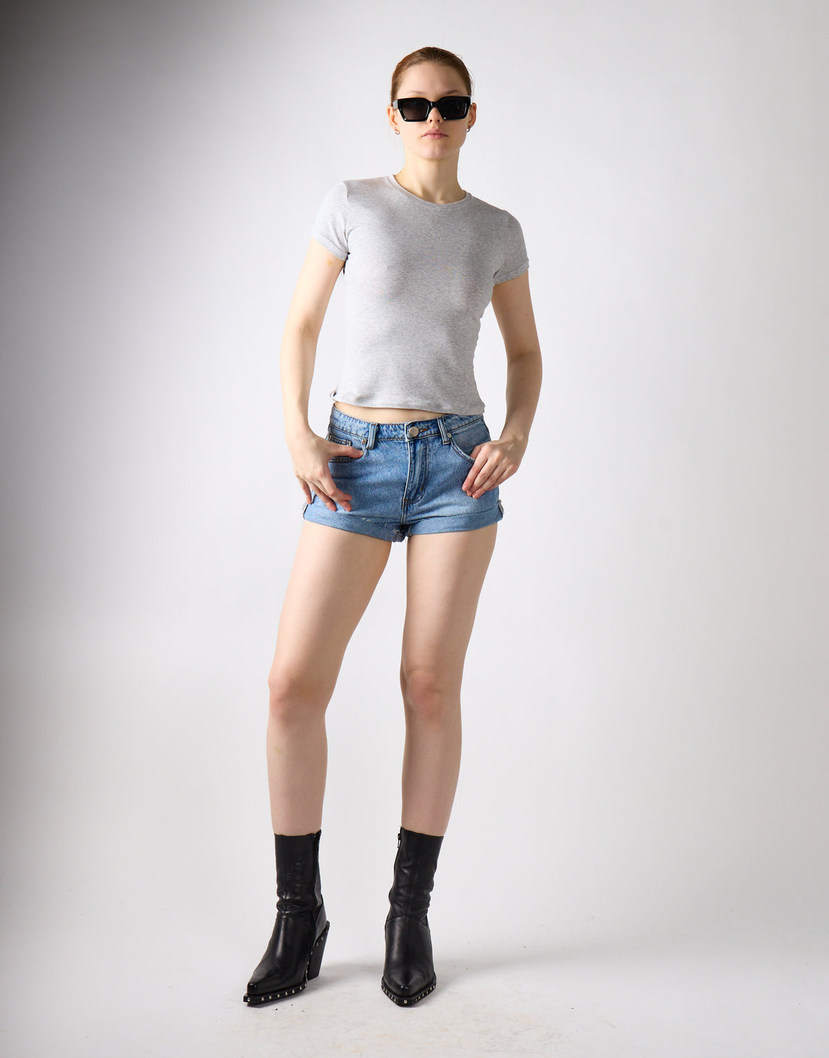 Antique Wash Denim High-Waist-Shorts