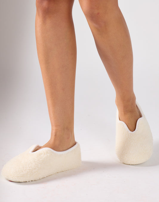 Fluffy Slippers in Cream