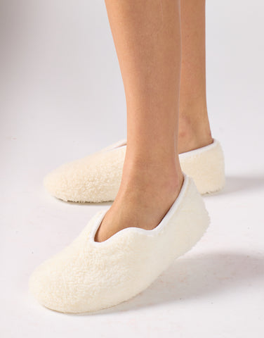 Fluffy Slippers in Cream