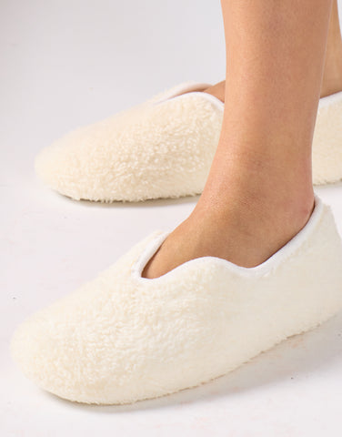 Fluffy Slippers in Cream