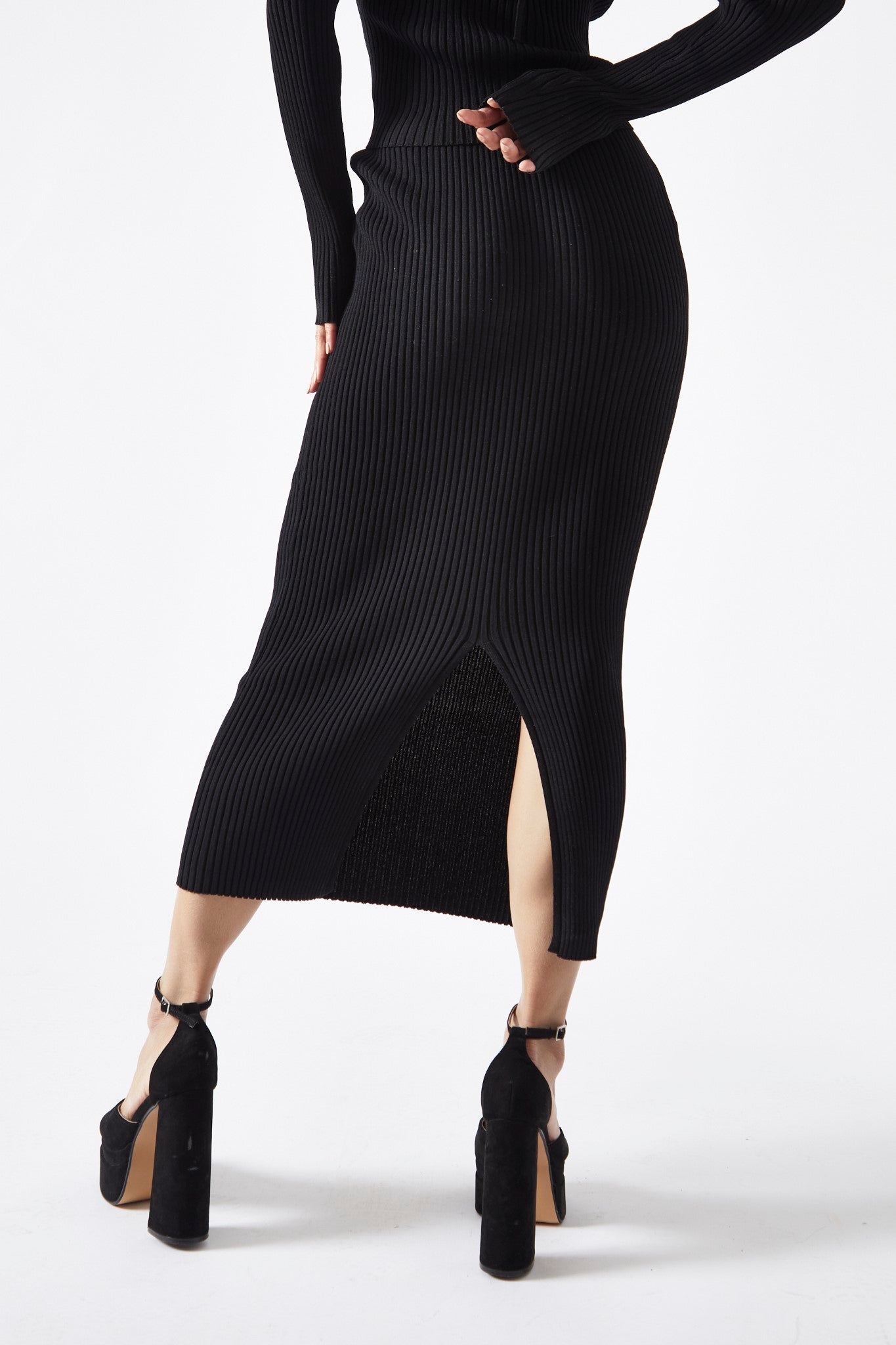 Black High-Waist Knit Midaxi-Skirt