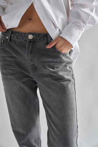 Grey Wash Low-Rise Cropped Jeans