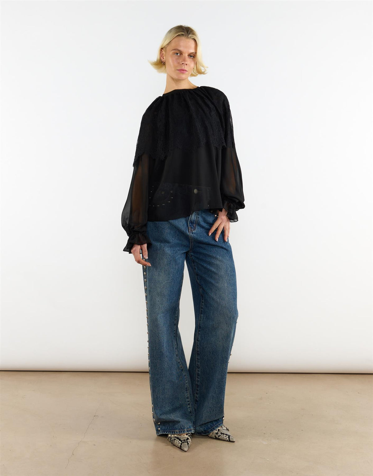 Lace Details Cape Blouse - Black