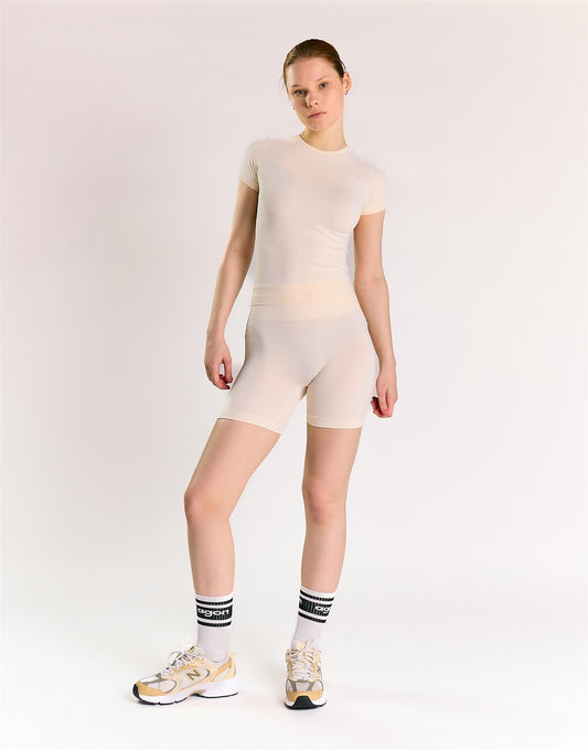 Agon Women's Off White Activewear Shorts