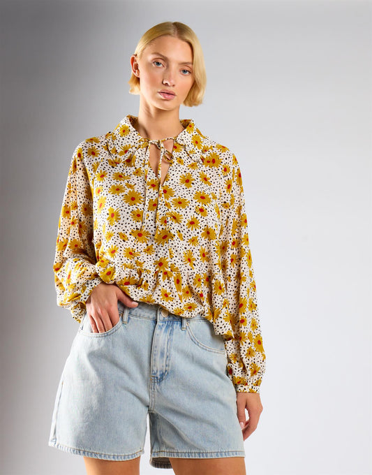 High Waist Rigid Denim Shorts - Light Vintage Wash