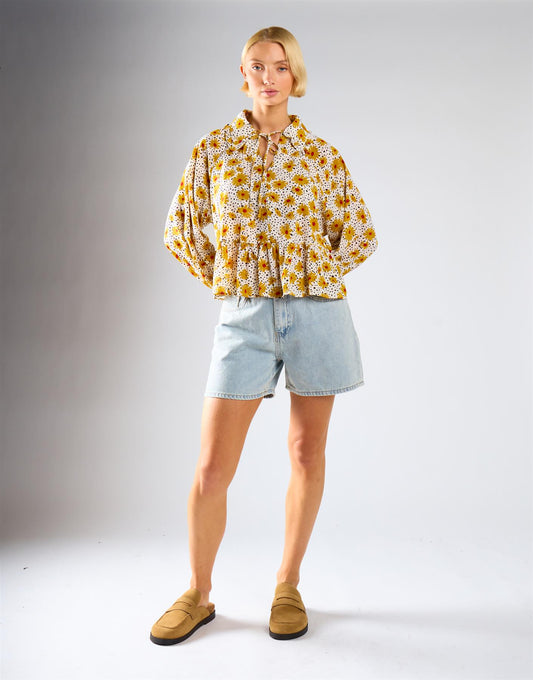 High Waist Rigid Denim Shorts - Light Vintage Wash