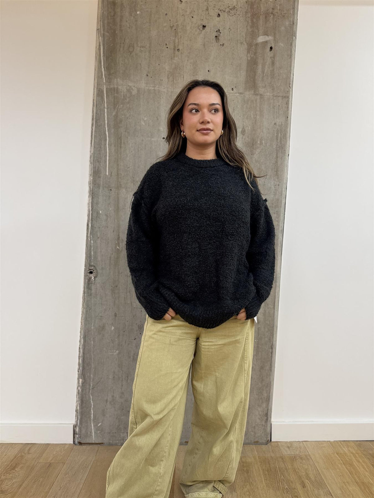 Black Oversized-Jumper