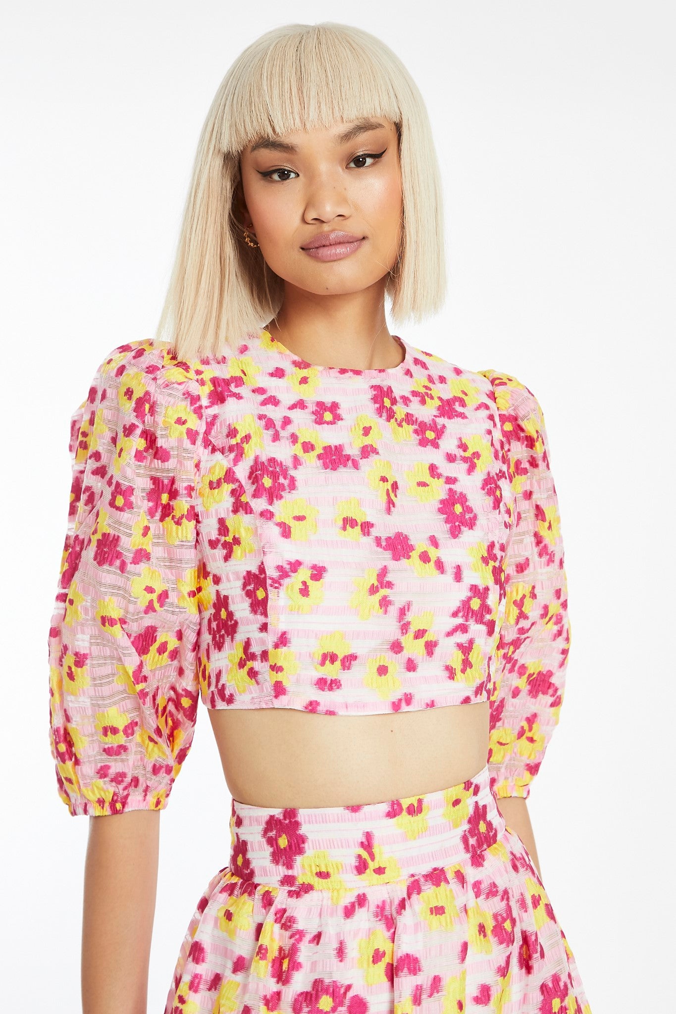 Pink-Yellow Organza Lace-Up Back Puff Sleeve Crop-top
