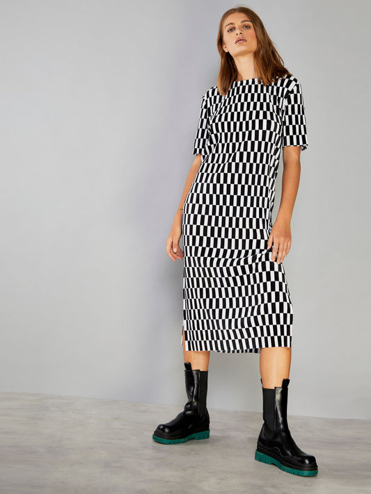 Glamorous Mono Check Plisse Pattern Midi Dress